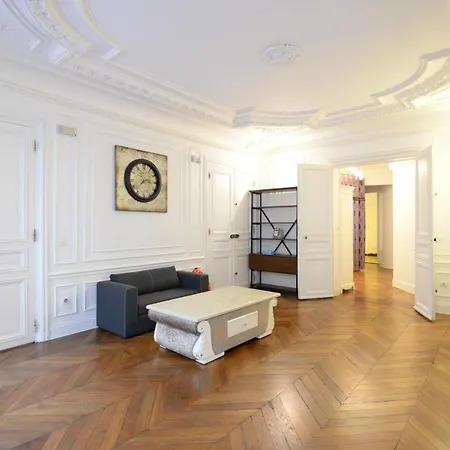 Spacious And Elegant Apt In Paris Lägenhet