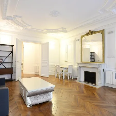 Spacious And Elegant Apt In Paris Apartment